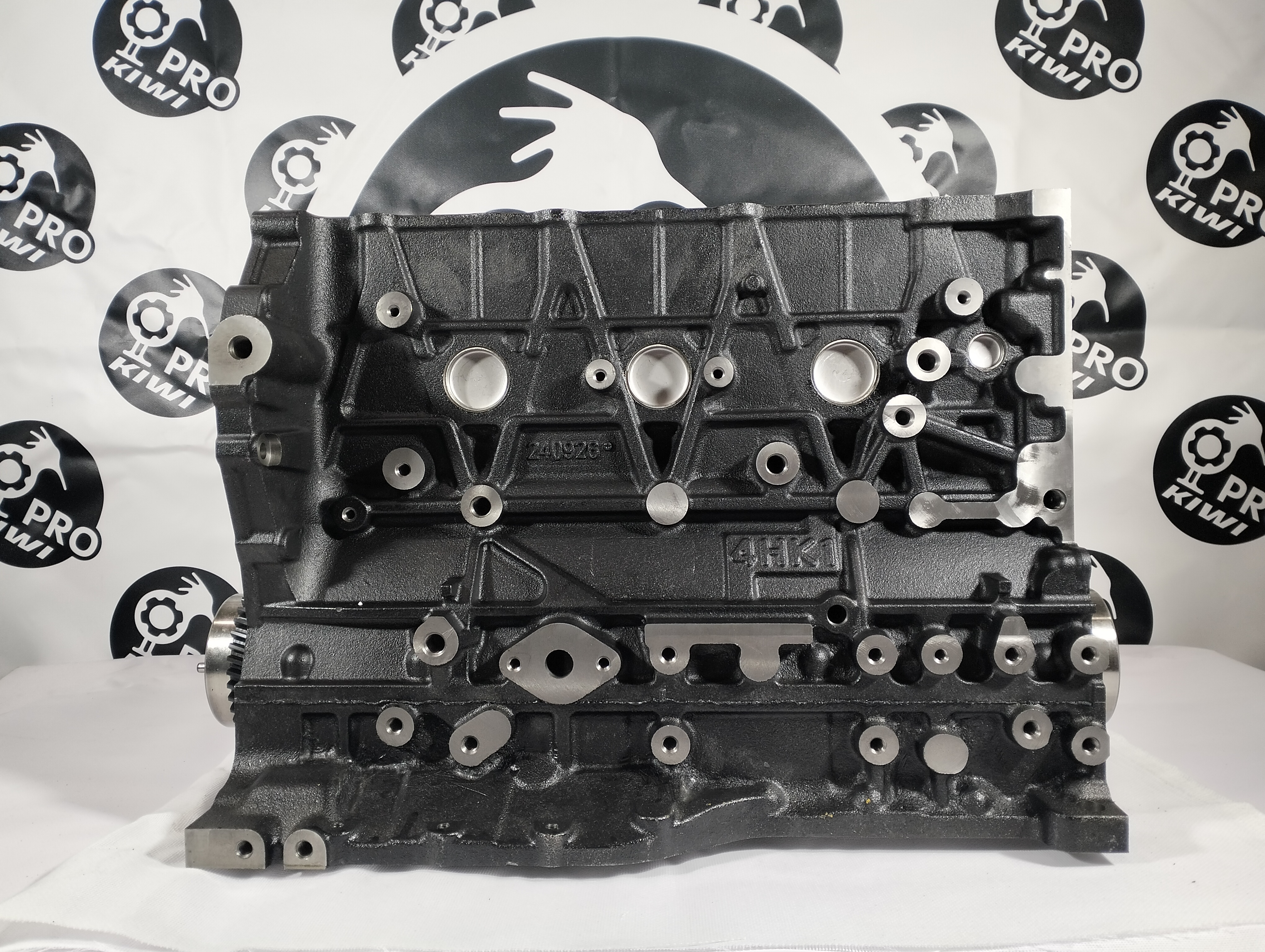 Блок цилиндров в сборе Isuzu 4HK1