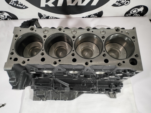 Блок цилиндров в сборе Isuzu 4HK1
